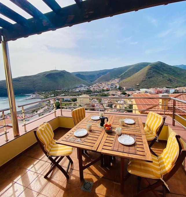 The best Views - La Gomera - Housity