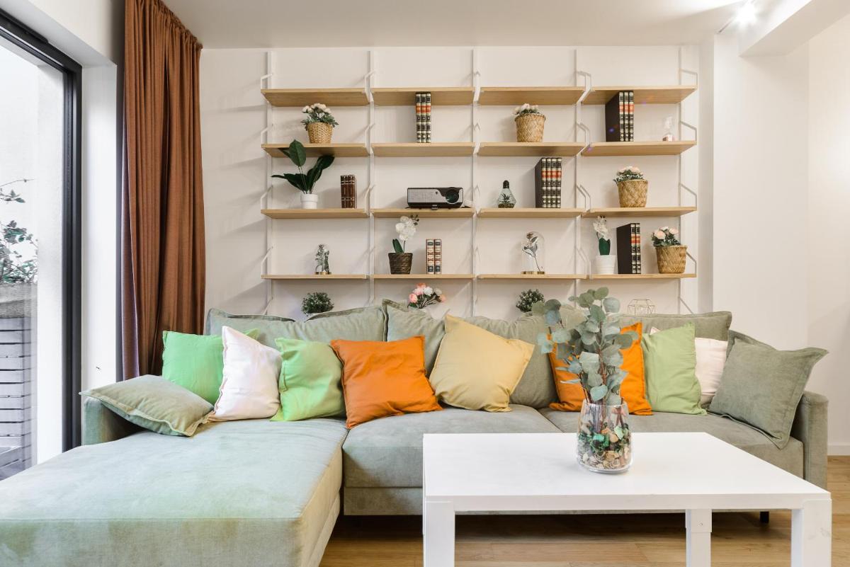 Lumina apartment with balcony overlooking the park - Housity