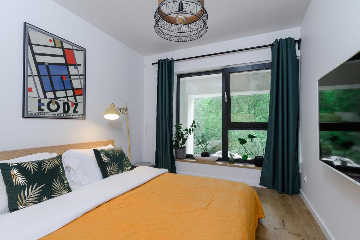 Lumina apartment with balcony overlooking the park - Housity