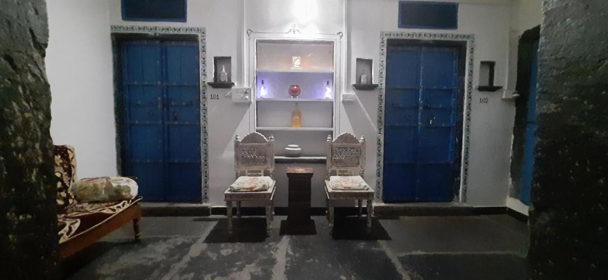Madan Mohan Villas (A Haritage Haveli Home Stay) - Housity