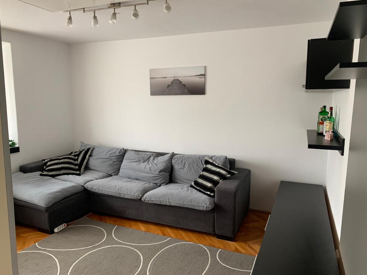 Sara House - Housity