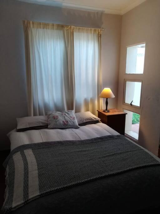 Bright and sunny private self-catering cottage - Housity