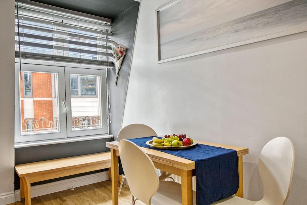 2-Bed 2-Bathroom Mayfair - Maddox St - Housity