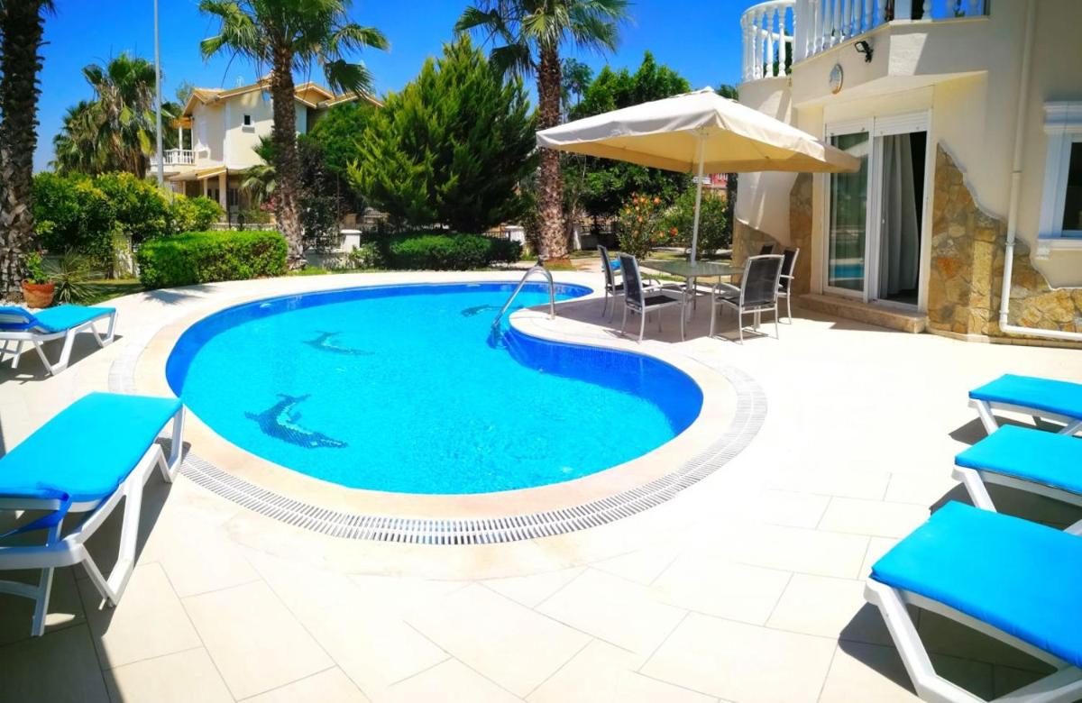 Invigorating Villa - Housity