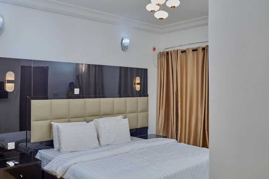 Classy 3 Bedroom Terrace apartment - Housity