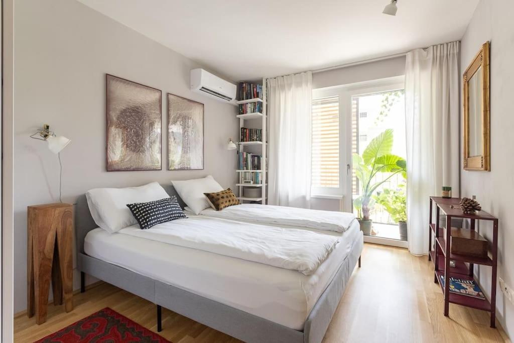 Suitetrails - Dream Apartment - central and quiet with AC and free parking garage
