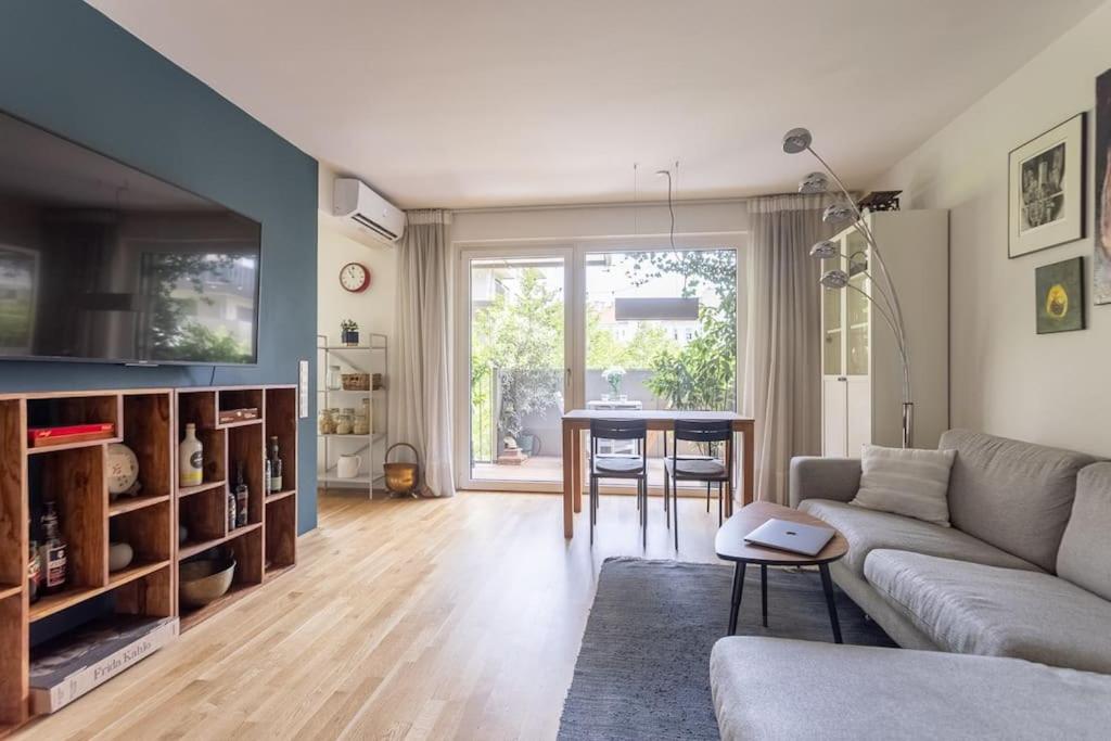 Suitetrails - Dream Apartment - central and quiet with AC and free parking garage
