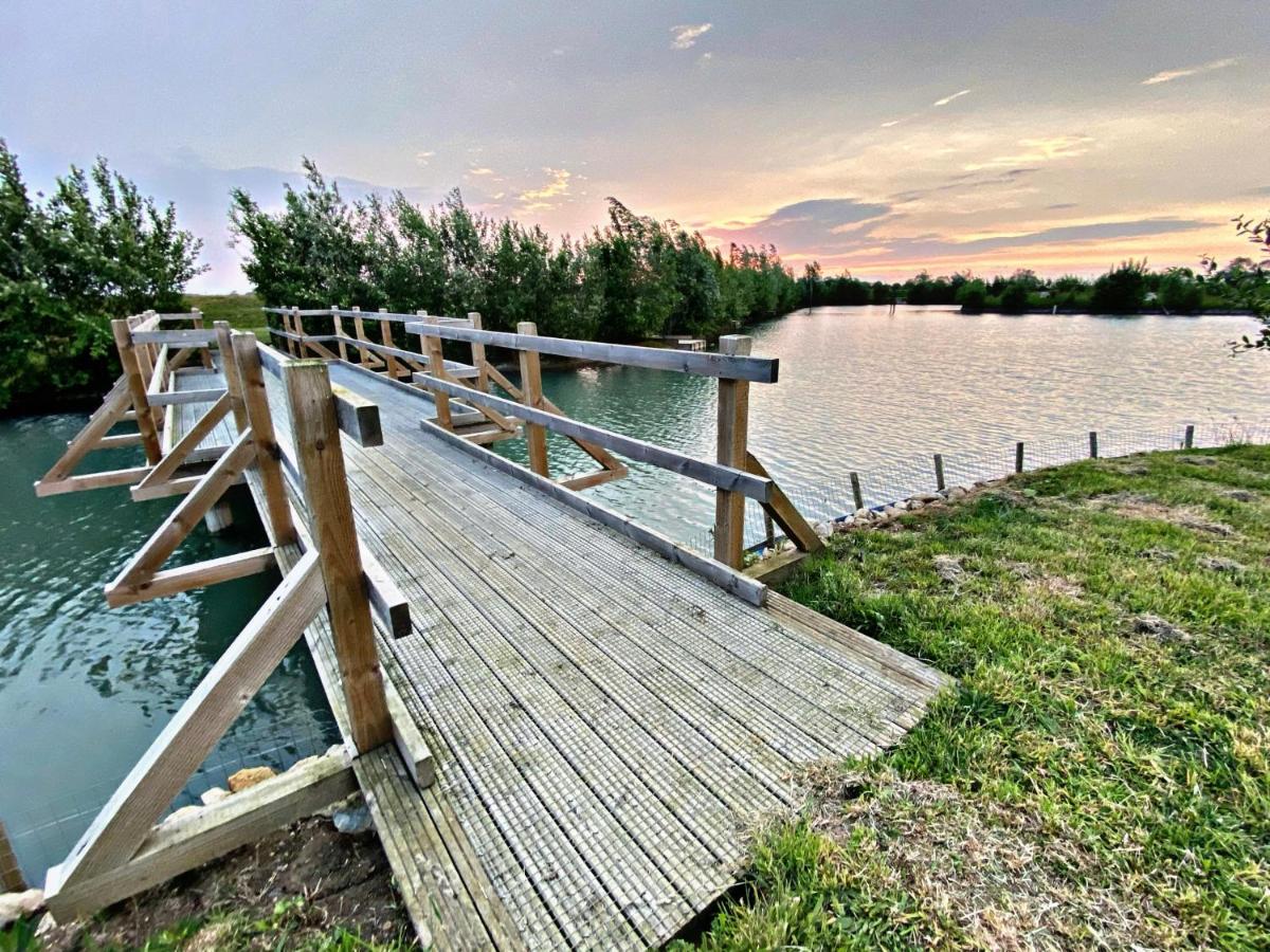 Waterside Lodges Cambridge - Housity