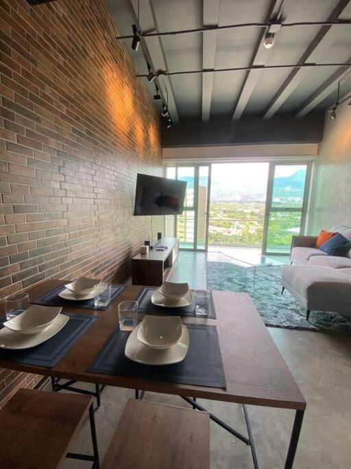 Industrial &Contemporary 2Brm @Puerta del Alma - Housity