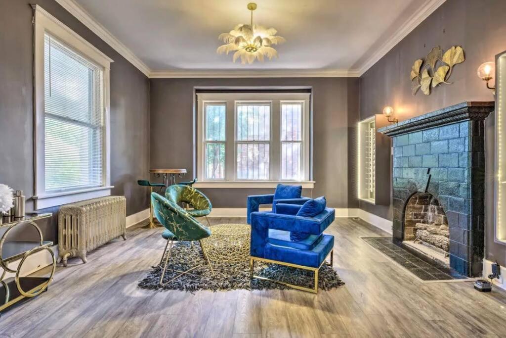 Huge Open Spaced- 3 bedroom Getaway! - Housity