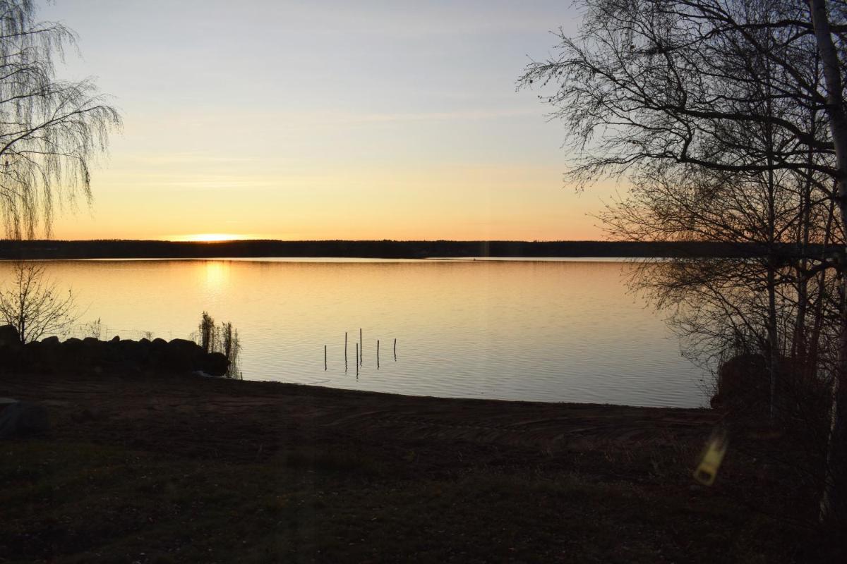 Suitetrails - Cottage with its own sandy beach near Vimmerby