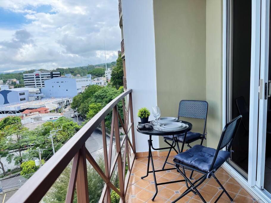 Lovely 3Brm Apt w/City View&Pool @heart of Escalon - Housity