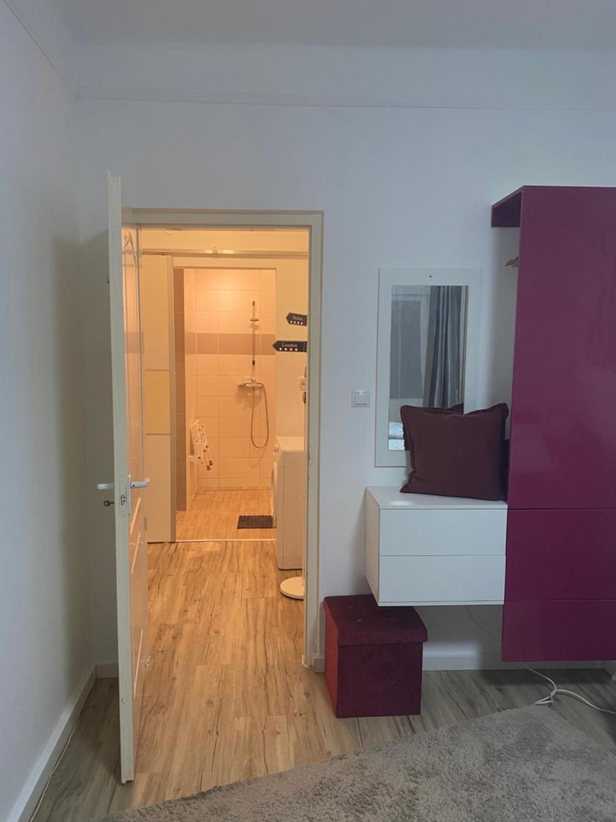 Suitetrails - Tátra Apartment by the Danube Fully Accessible