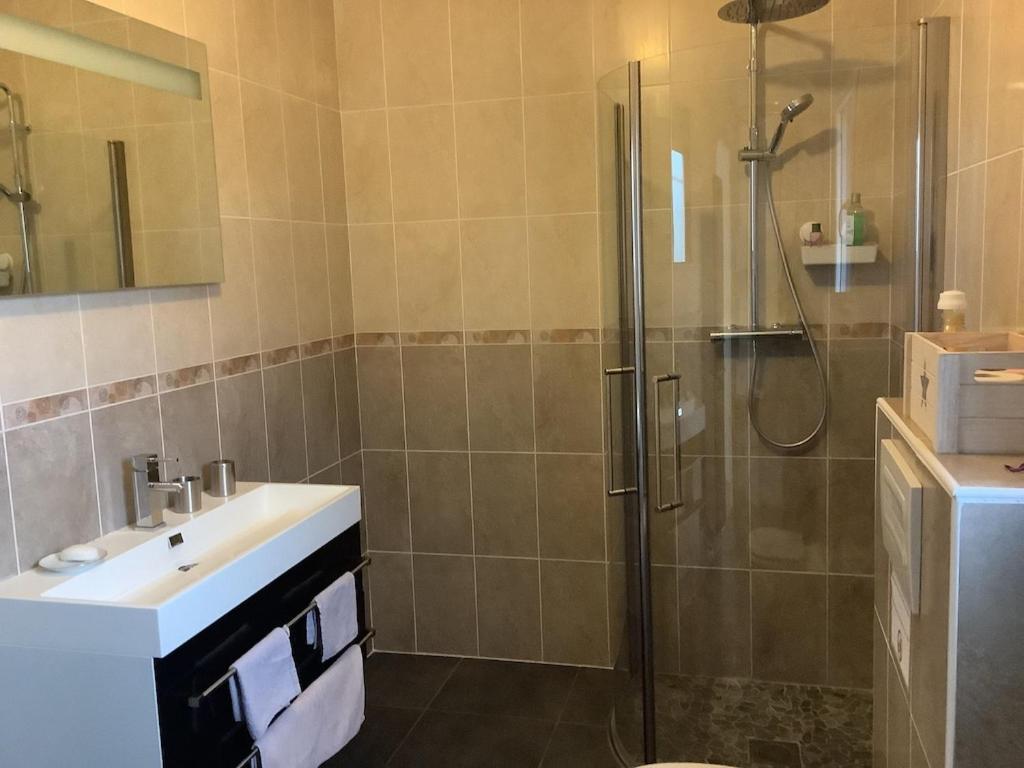 Villa Shanti avec Piscine au Calme Proche de Toulouse - Housity