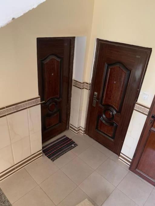Suitetrails - Lovely flat with free parking on premises