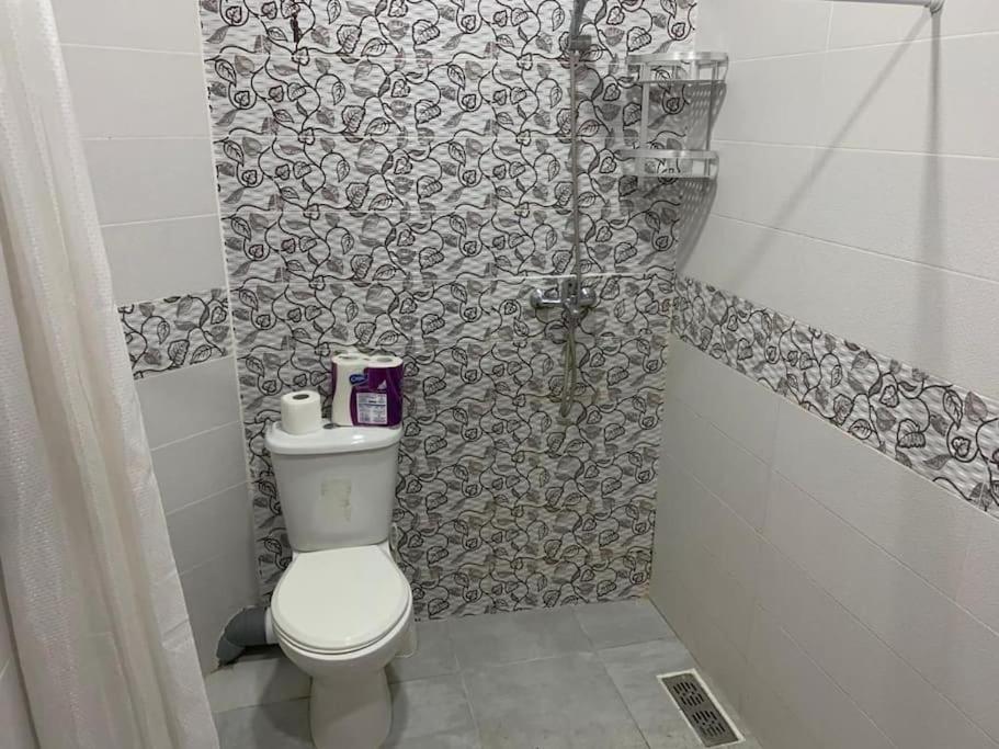 Suitetrails - Lovely flat with free parking on premises