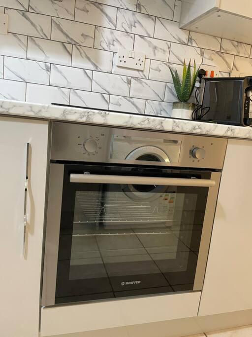 Modern 1 bed Apartment In The City Centre Of Derby - Housity
