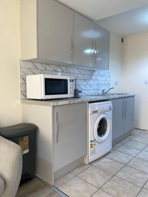 Modern 1 bed Apartment In The City Centre Of Derby - Housity
