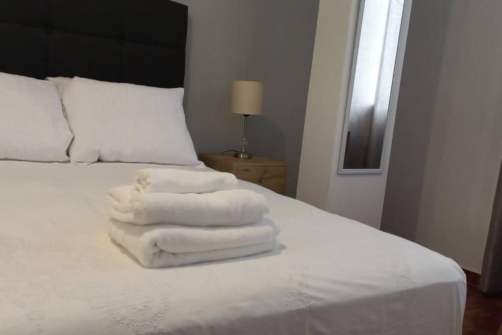 Suitetrails - Gorgeous Private Studio LIMA-Own Bathroom-Near Airport