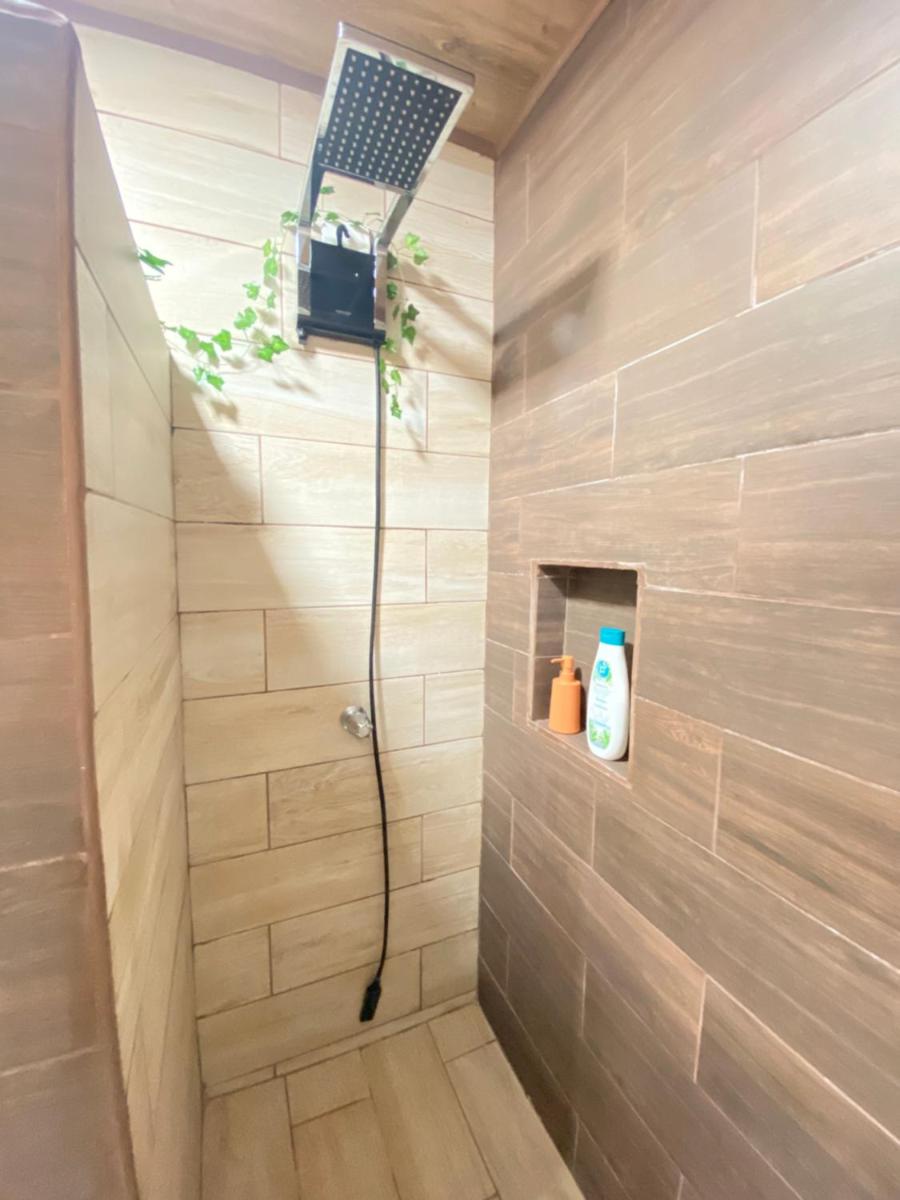 Adventure-Apartment #1-AC-5 min from airport-Alajuela - Housity