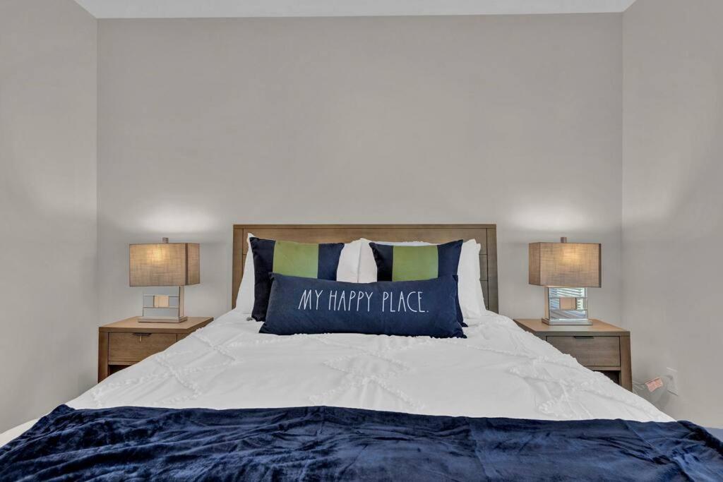 Freshly Renovated 3 bedroom 1 bath Cottage home! - Housity