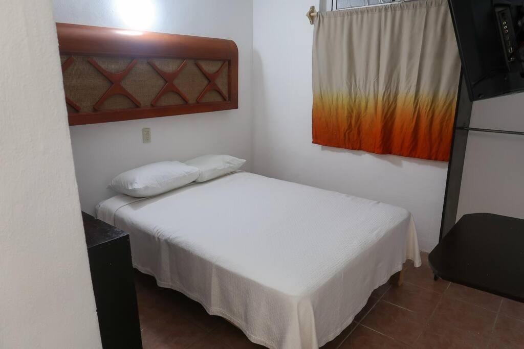 Casa Aurora #2: Private room in excellent location - Housity