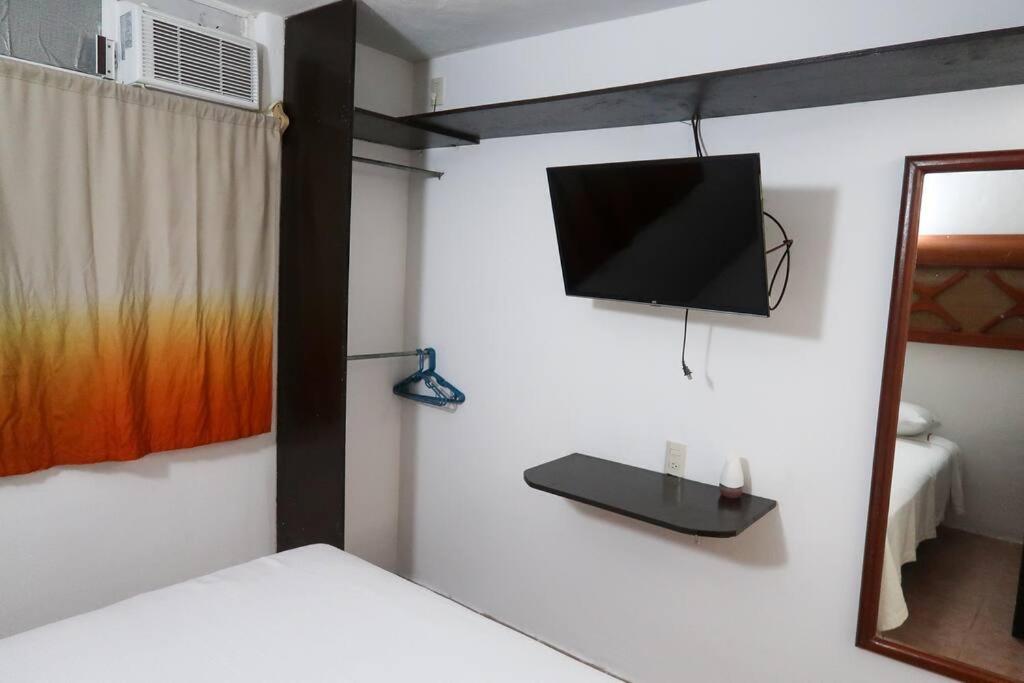 Casa Aurora #2: Private room in excellent location - Housity