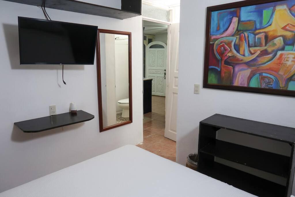 Casa Aurora #2: Private room in excellent location - Housity