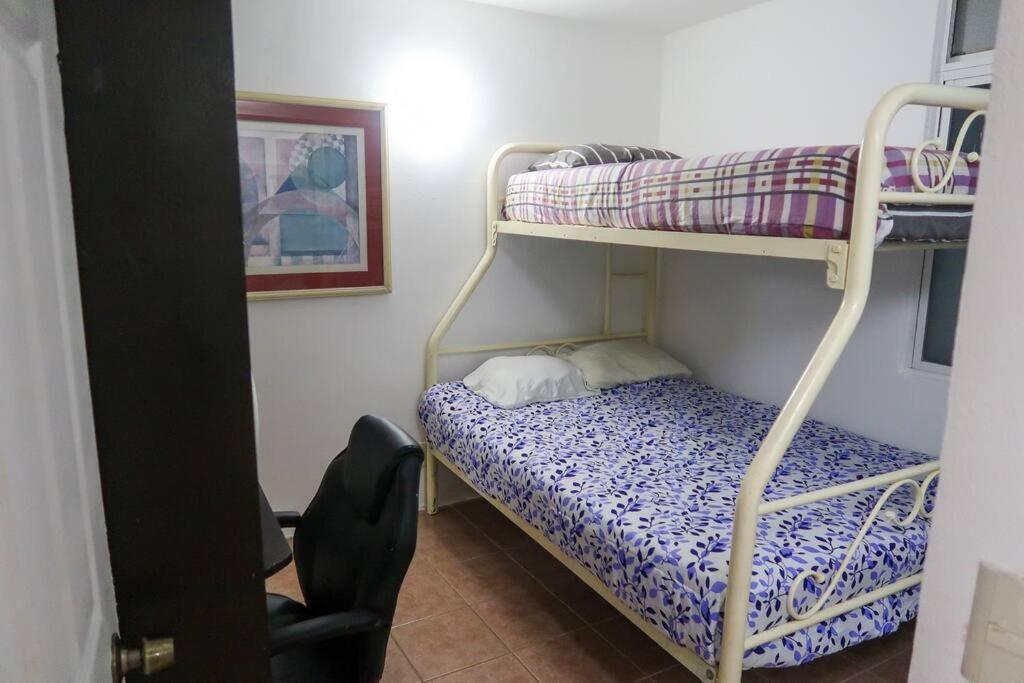 Casa Aurora #3: Private room in excellent location - Housity