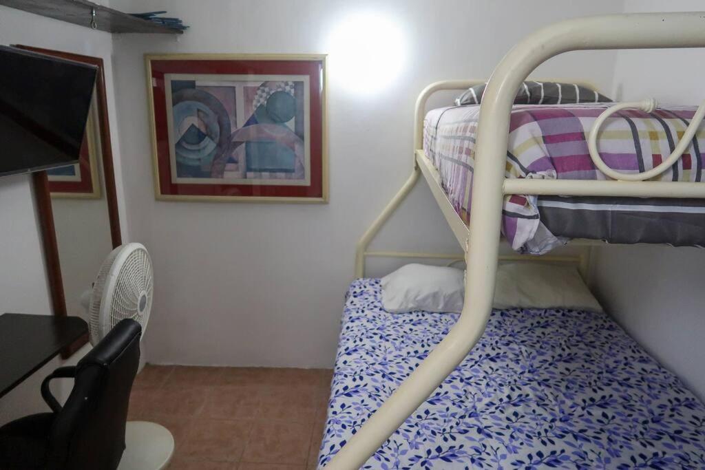 Casa Aurora #3: Private room in excellent location - Housity