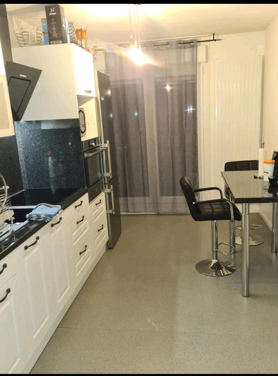 Appartement spacieux à 10 minutes du centre-ville - Housity