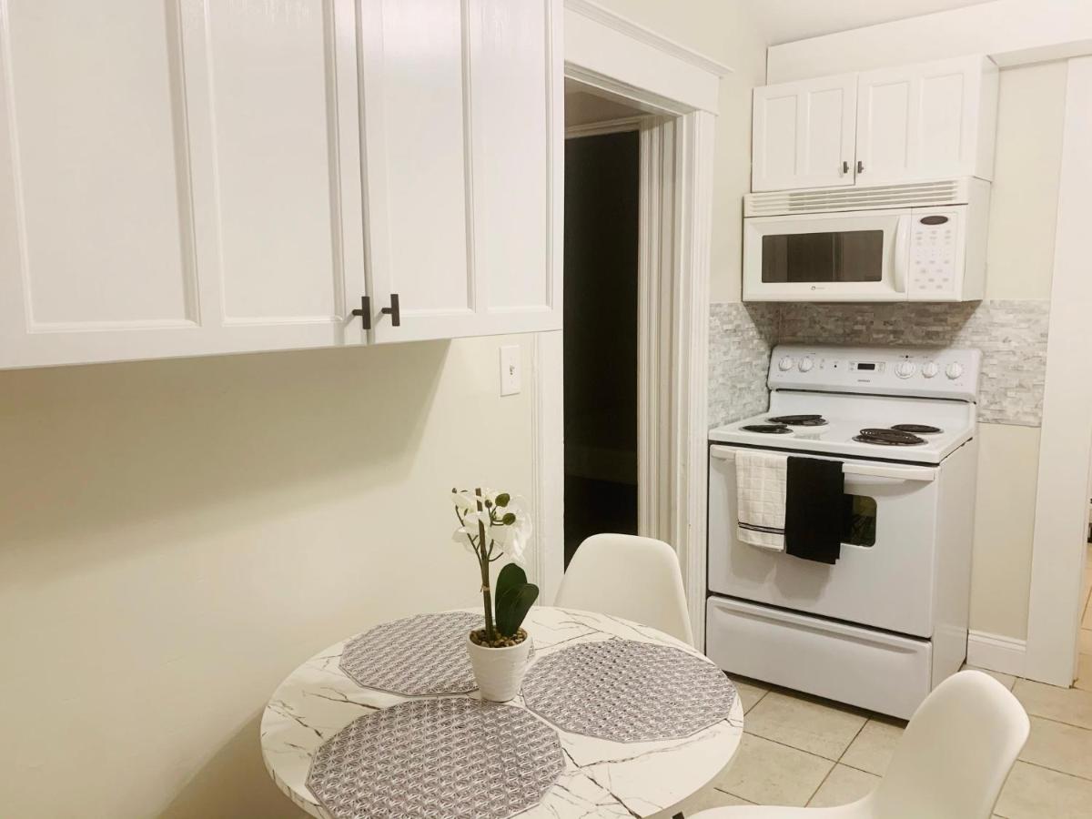2 Bedroom Apartment in Stamford/Walk to Train Station to NYC - Housity