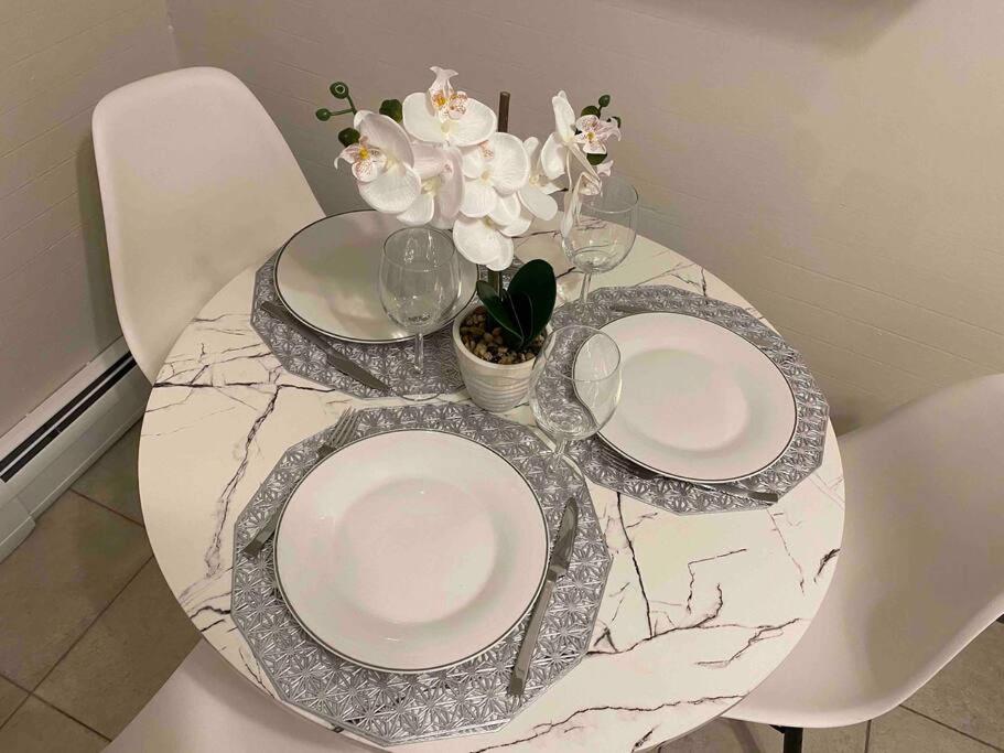 2 Bedroom Apartment in Stamford/Walk to Train Station to NYC - Housity