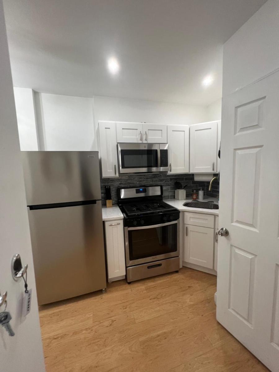 Conveniently located 10 minutes from Center City Philadelphia! Luxurious University City 1-2 bedroom apartments available now - Housity