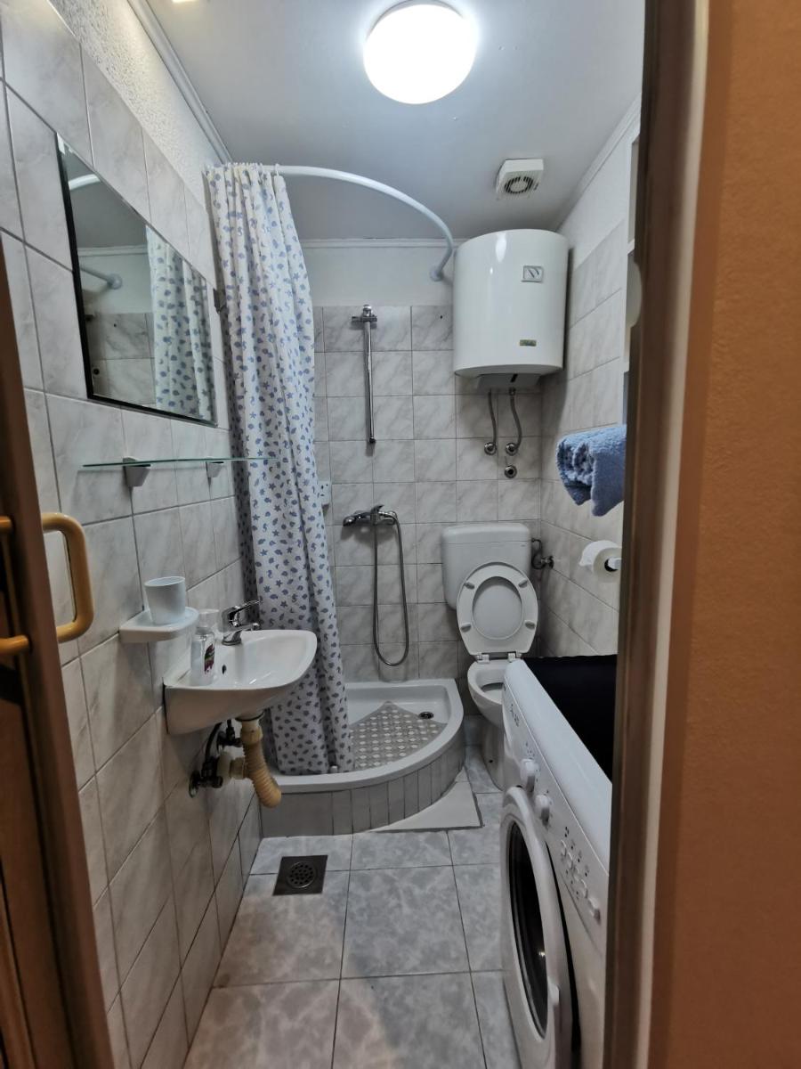 Studio i Apartman Ema - Housity