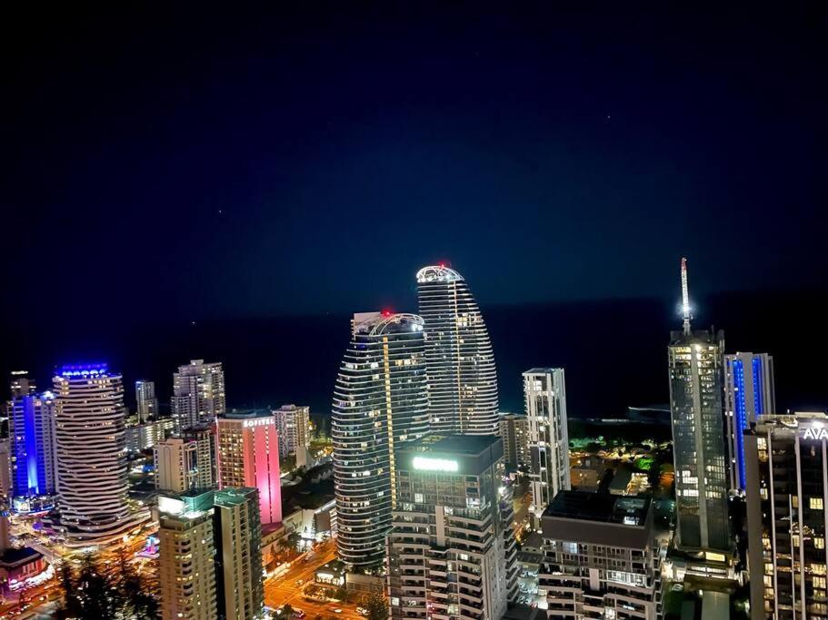 Broadbeach Luxury OceanView 2beds apartment 49F - Housity