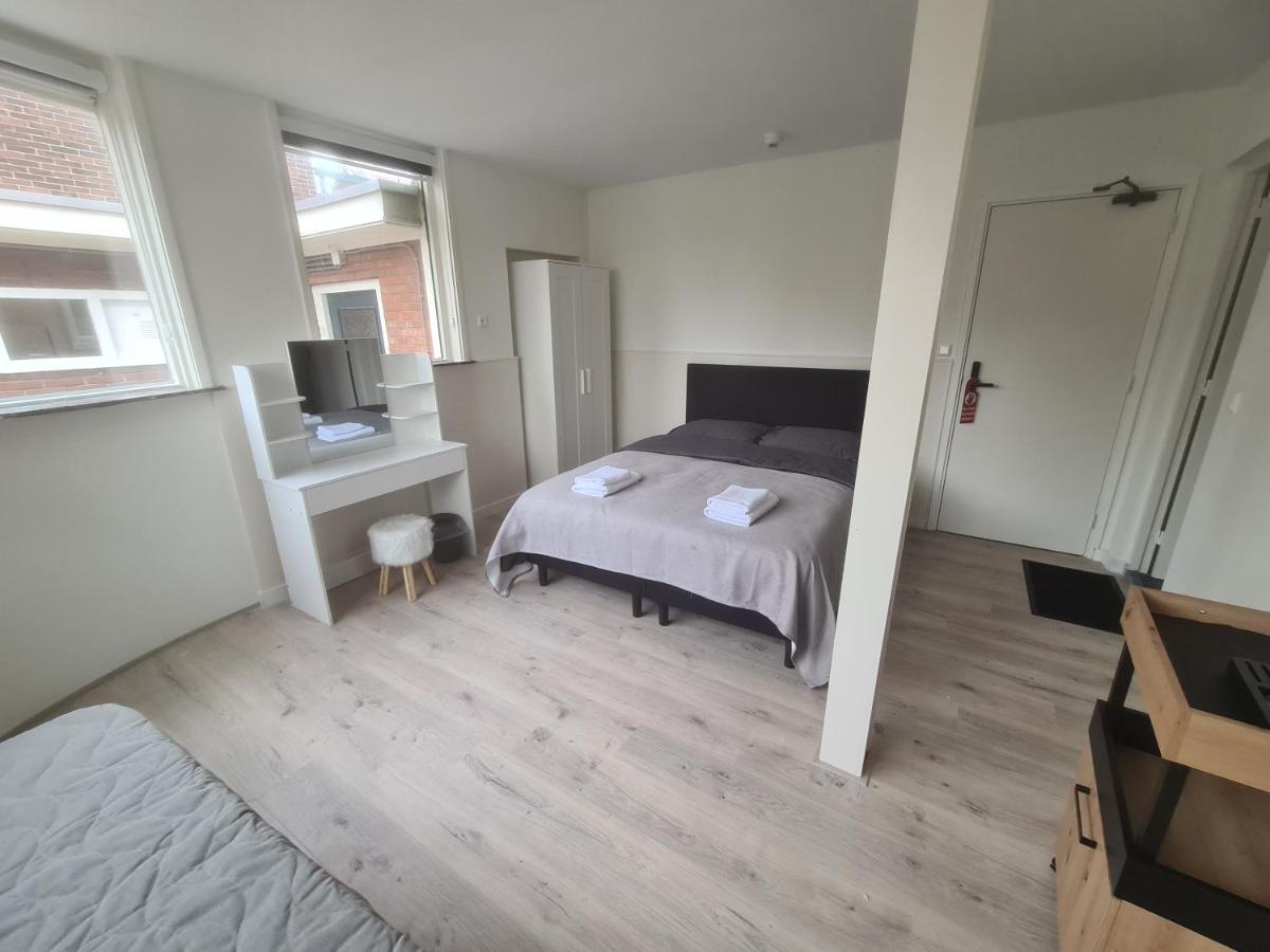 Zaan Corner Hotel - Housity