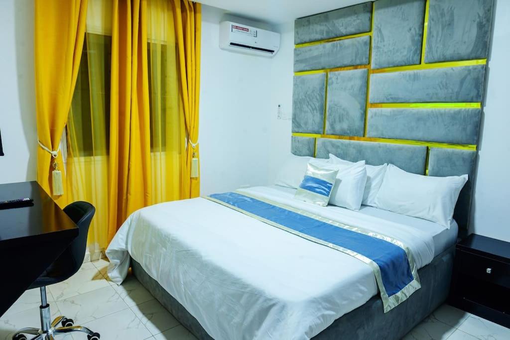 Cc & Cg Homes Luxury 4-Beds Apart Abuja-24Hrs Power - Housity