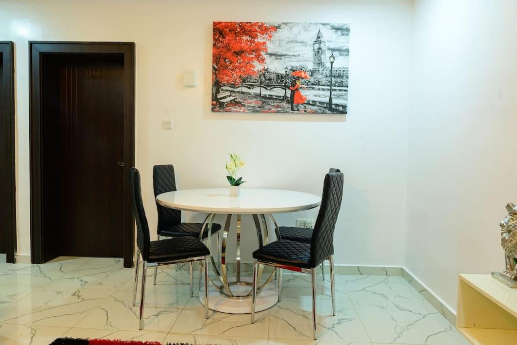 Cc & Cg Homes Luxury 4-Beds Apart Abuja-24Hrs Power - Housity