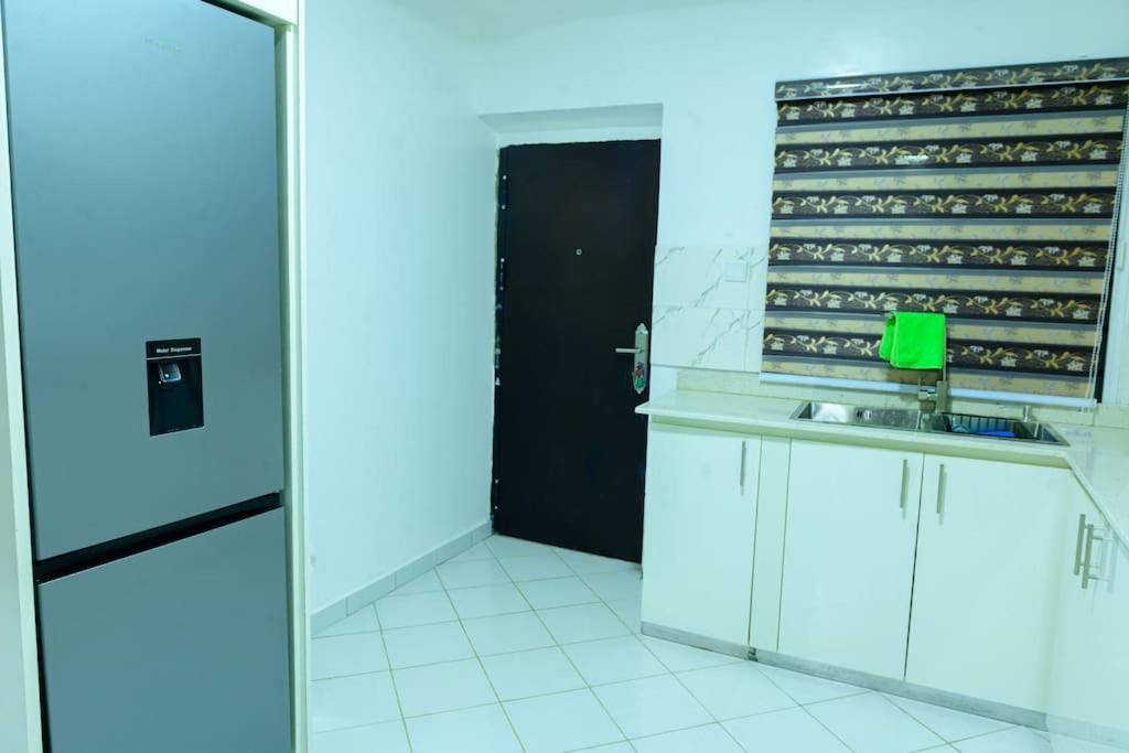 Furnished 4 Beds House-24Hrs Elect/WIFI/Security - Housity