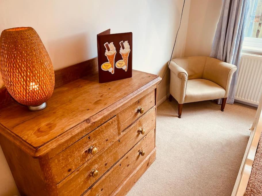 Apartment with own entrance & terrace on West Hill - Housity