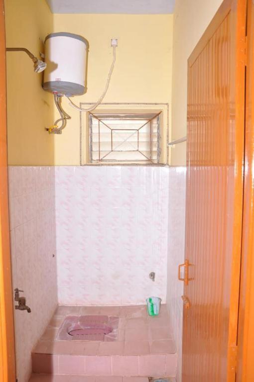 Srinivasa Service Apartment - Housity