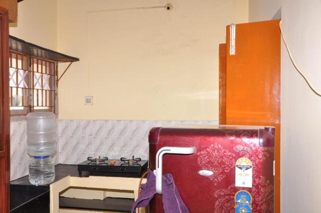 Srinivasa Service Apartment - Housity