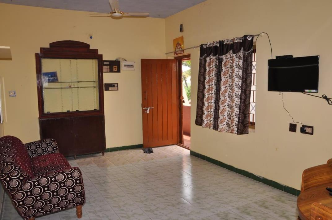 Srinivasa Service Apartment - Housity