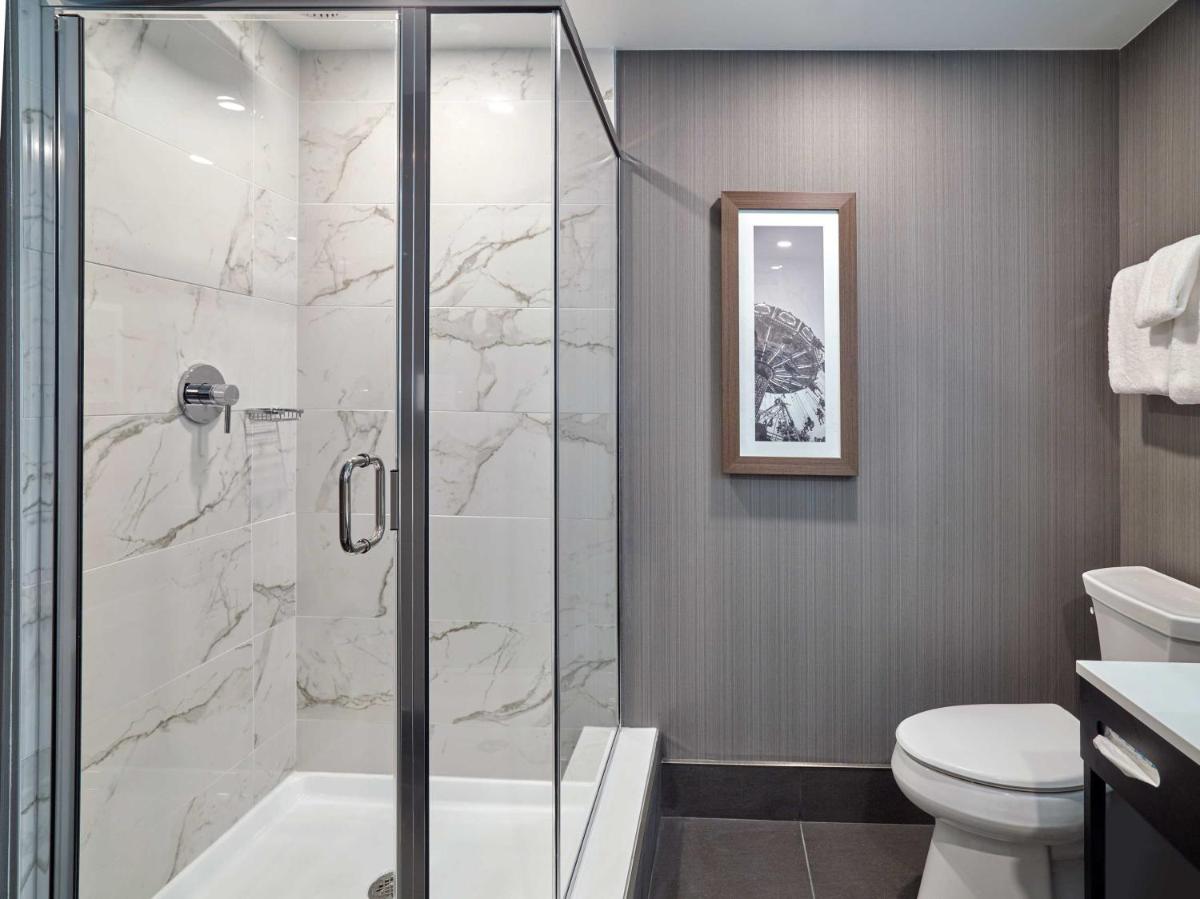 Suitetrails - Sandman Signature Plano-Frisco Hotel