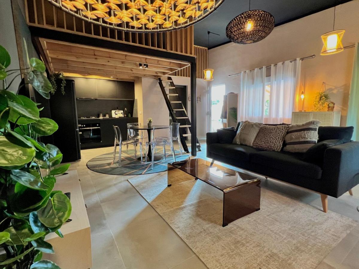Cosy modern Tinyhouse with amazing Pool - Housity