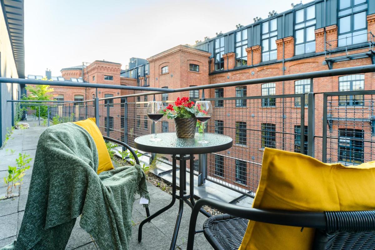 Lumina luxury 2-level apart with parking - Housity