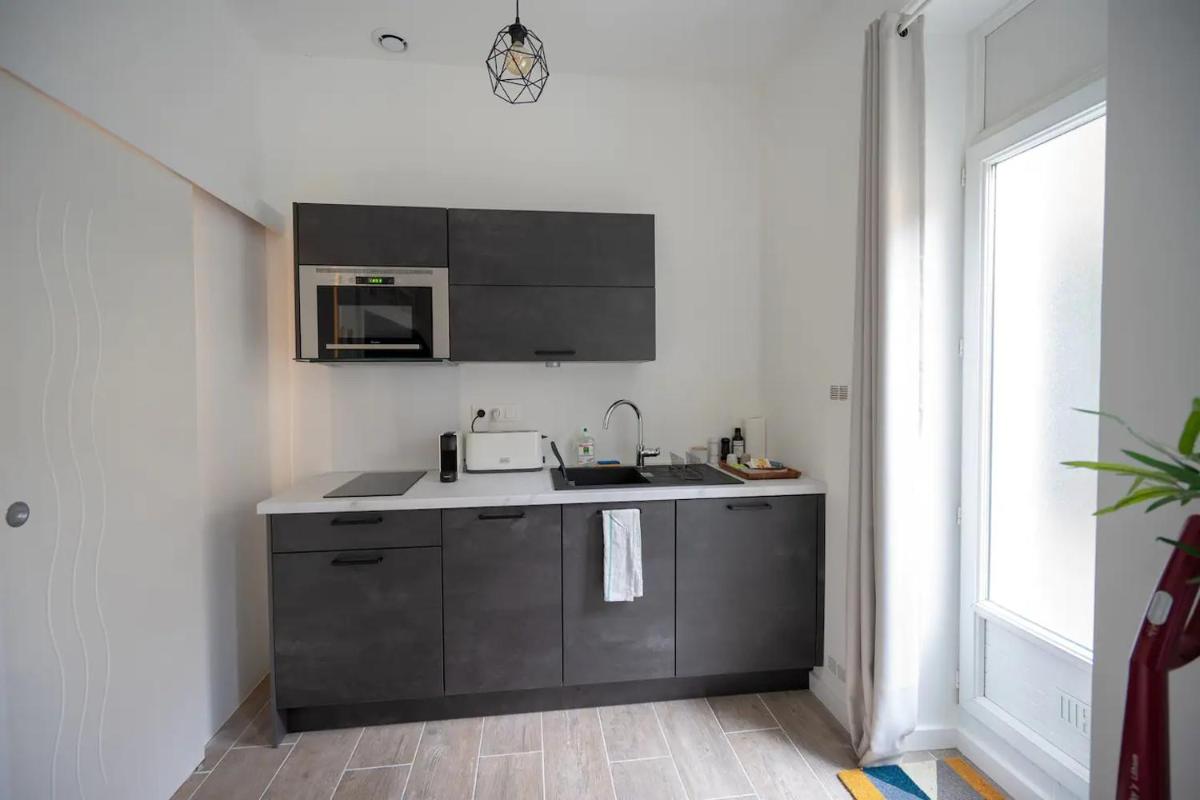 Marechal's Studio near train station & downtown - Housity