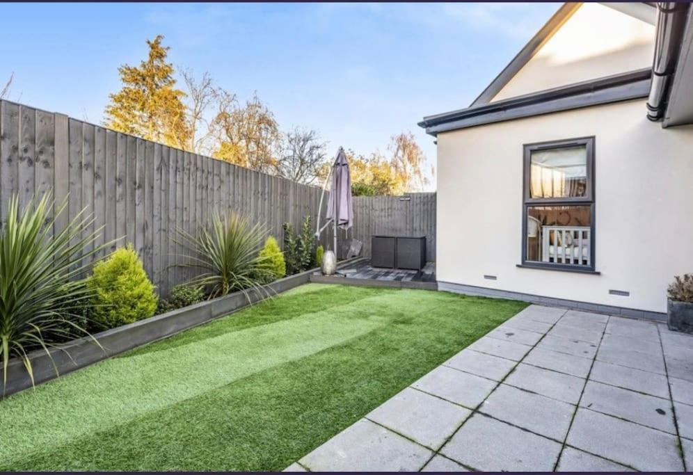 2 - Bedroom Bungalow - Free gated parking - Housity