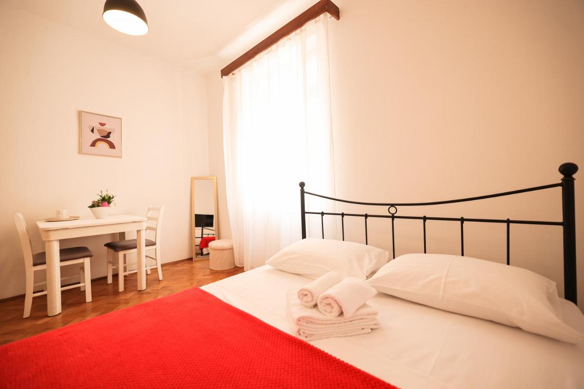 Cozy studio apartments in city centar Stošija - Housity